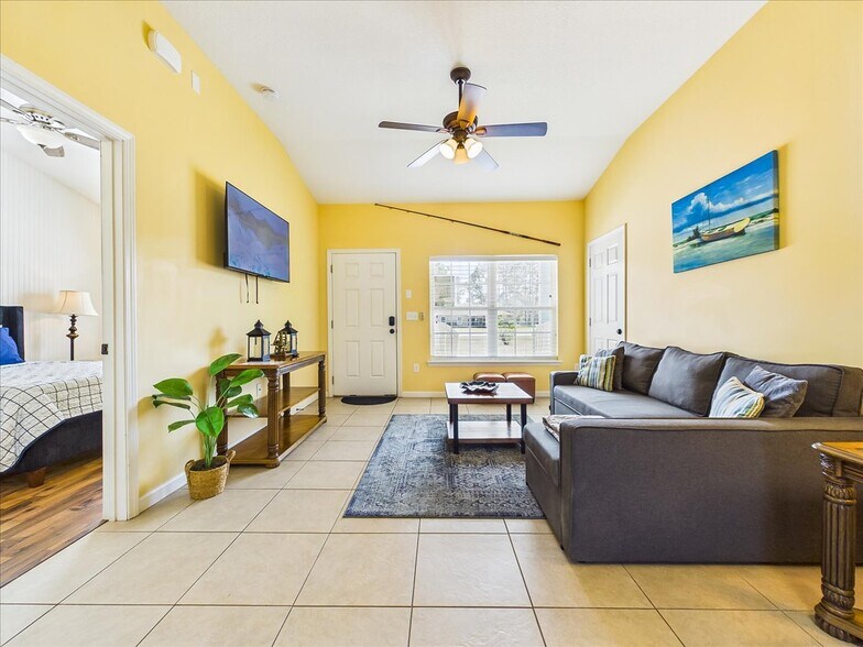 More Photos Of 100 Pilothouse Ct, Palatka Multifamily For Sale
