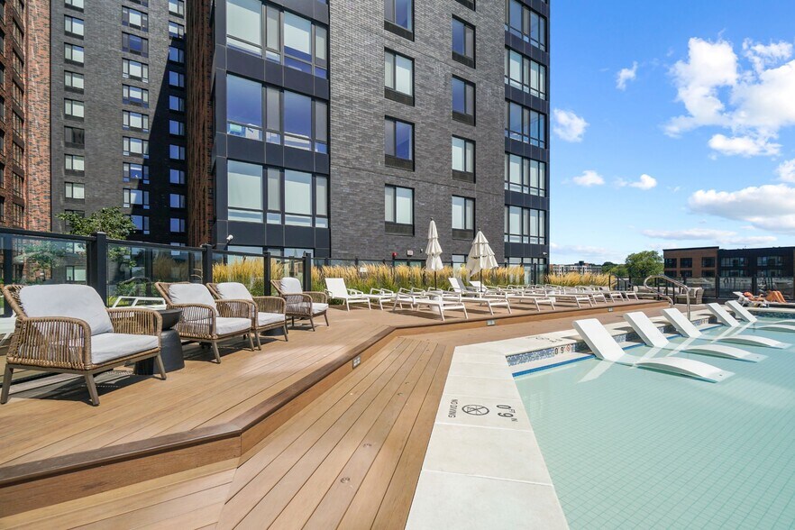 More Photos Of 150 Main St, Hackensack Apartments For Lease