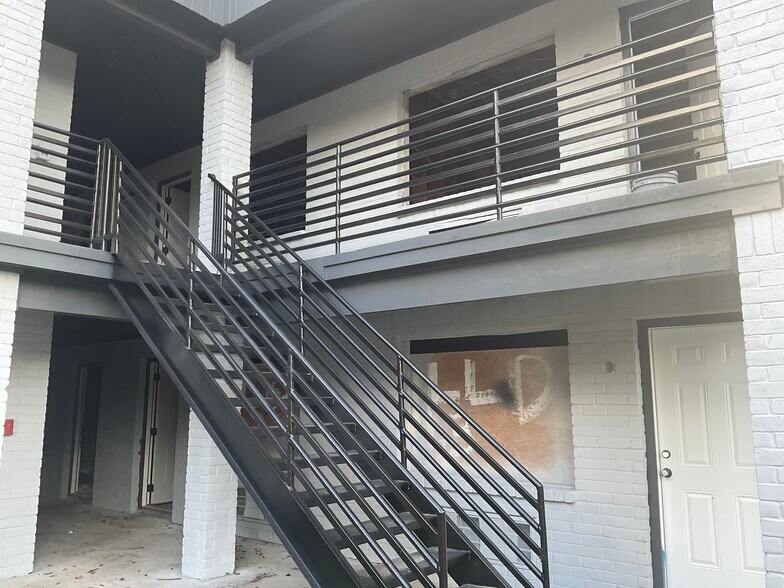 More Photos Of 1022 Randolph St, Houston Apartments For Sale