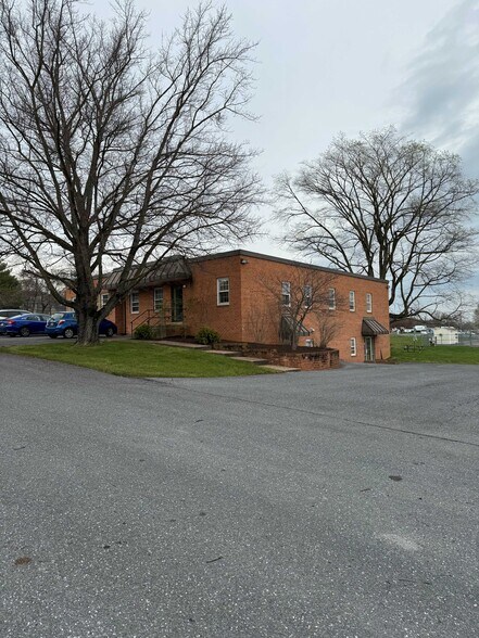 More Photos Of 3060 N Valley Pike, Harrisonburg Office Residential For Lease