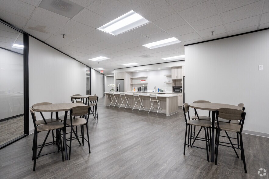 More Photos Of 1001 S Dairy Ashford Rd, Houston Office For Lease