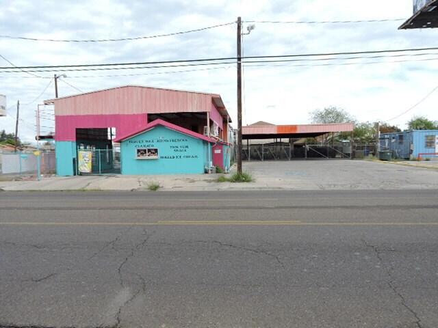 More Photos Of 1719 N Arkansas Ave, Laredo Flex For Sale