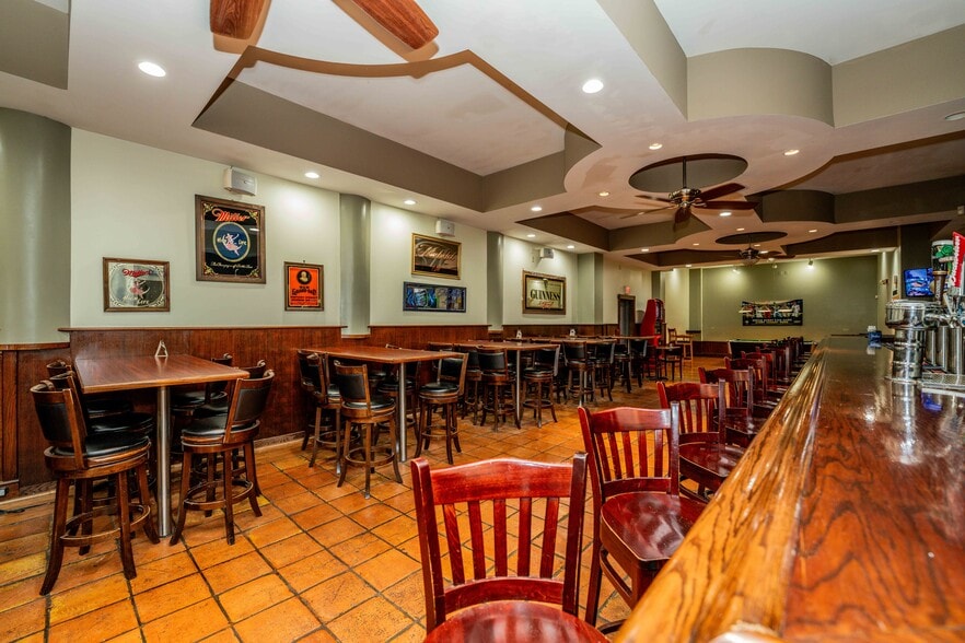 More Photos Of 266 Dartmouth St, New Bedford Restaurant For Sale