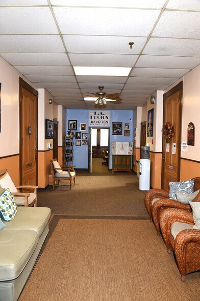 More Photos Of 1493 Old Butler Plank Rd, Glenshaw Office For Sale