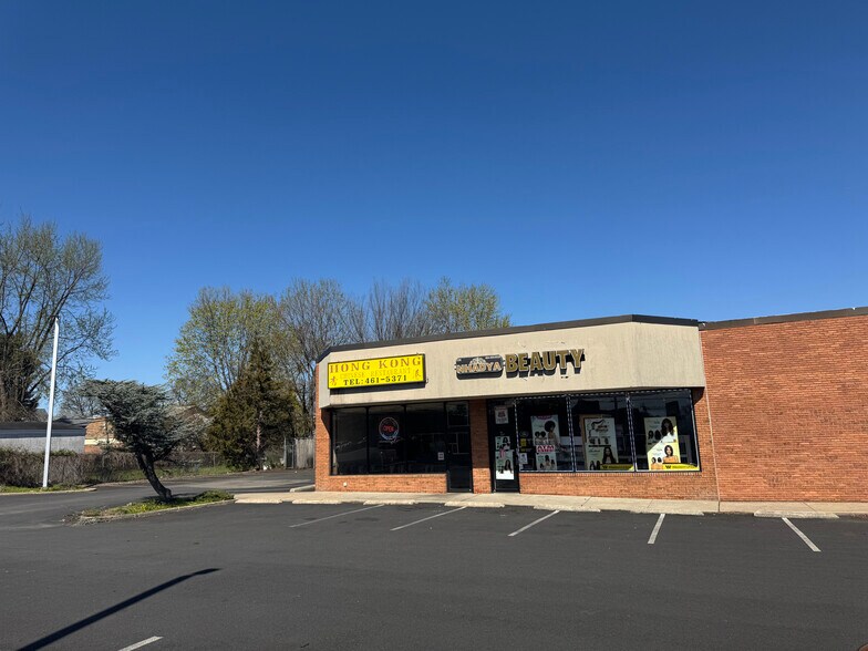 More Photos Of 326 N Chester Pike, Glenolden Storefront For Sale