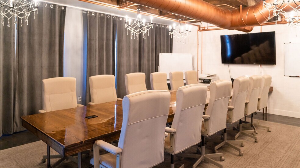 More Photos Of 931 10th St, Modesto Coworking Space