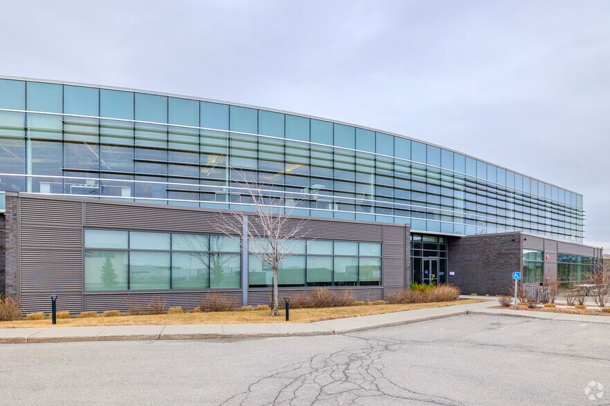 Primary Photo Of 10500 Av Ryan, Dorval Office For Lease