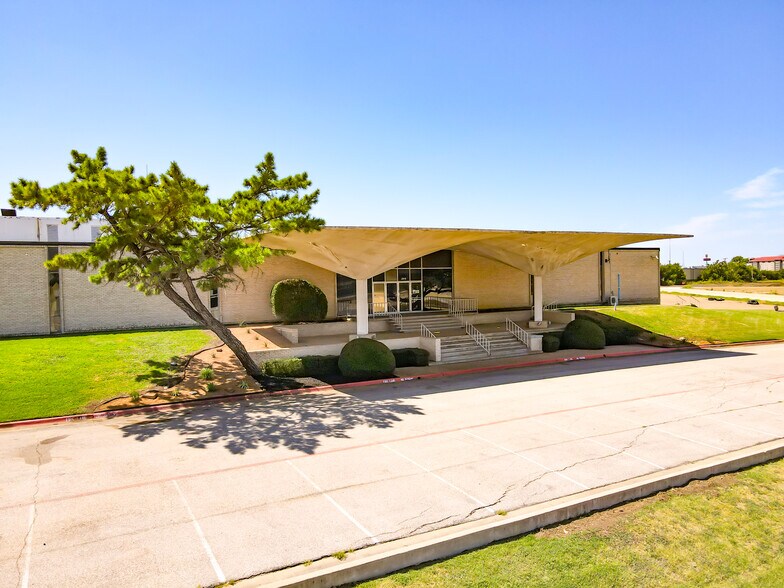 More Photos Of 2910 Avenue F, Arlington Warehouse For Sale