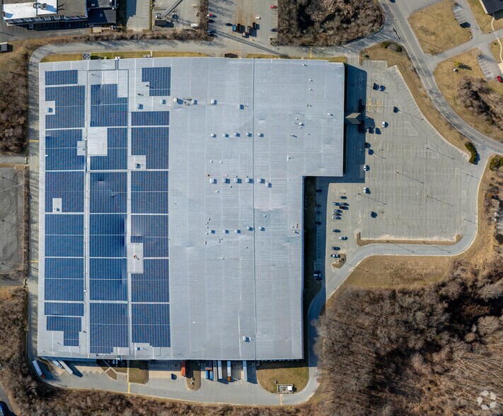 More Photos Of 81 Commerce Dr, Fall River Warehouse For Lease