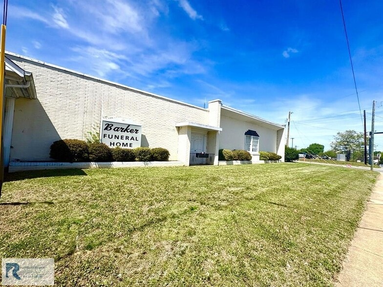 More Photos Of 2025 N Main St, Danville Religious Facility For Sale