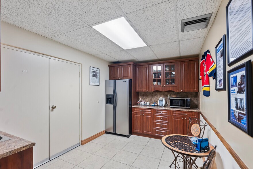 More Photos Of 950 SW 12th Ave, Pompano Beach Manufacturing For Sale