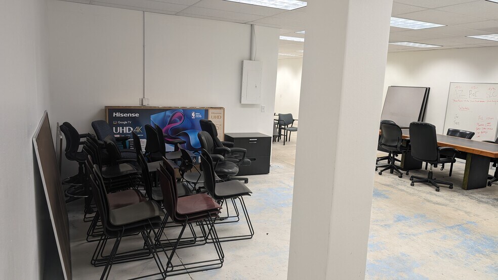 More Photos Of 332 E 3300 S, Salt Lake City Light Distribution For Lease