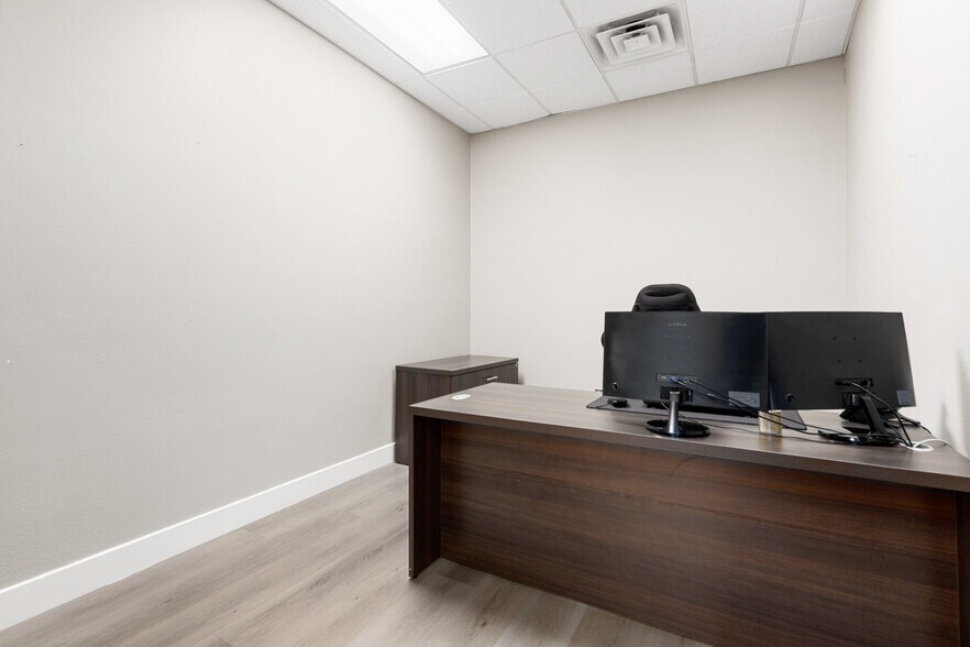 More Photos Of 7656 W Sahara Ave, Las Vegas Medical For Lease
