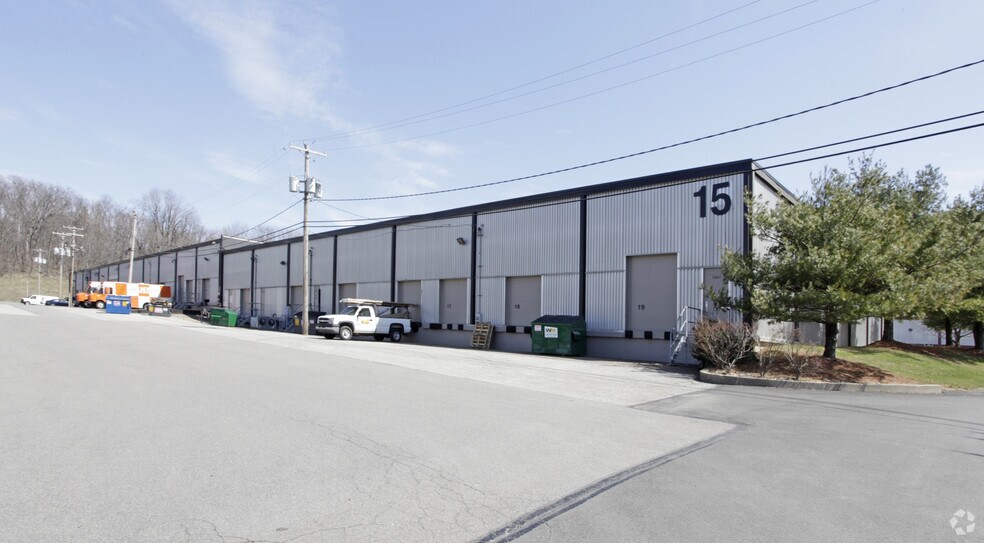 More Photos Of 1501-1518 Parkway View Dr, Pittsburgh Light Distribution For Lease