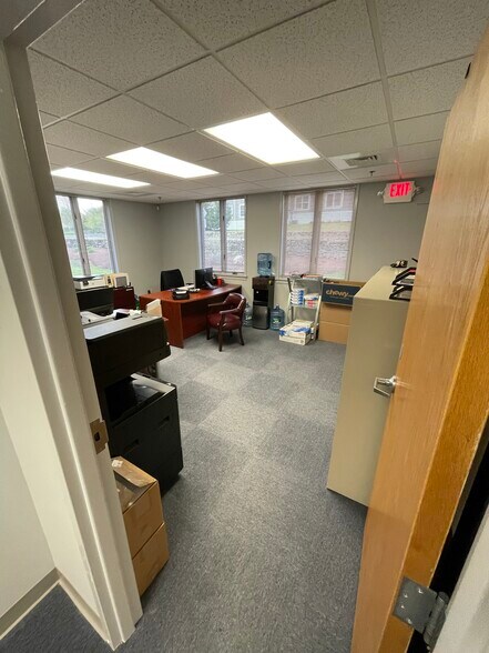 More Photos Of 100 Conifer Hill Dr, Danvers Office For Lease