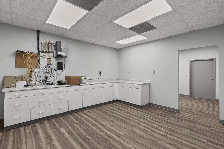 More Photos Of 125 Solleftea Dr, Madison Industrial For Lease