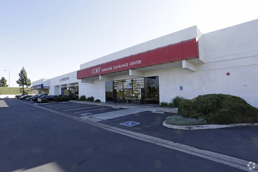 More Photos Of 16595 Magnolia St, Westminster Freestanding For Lease