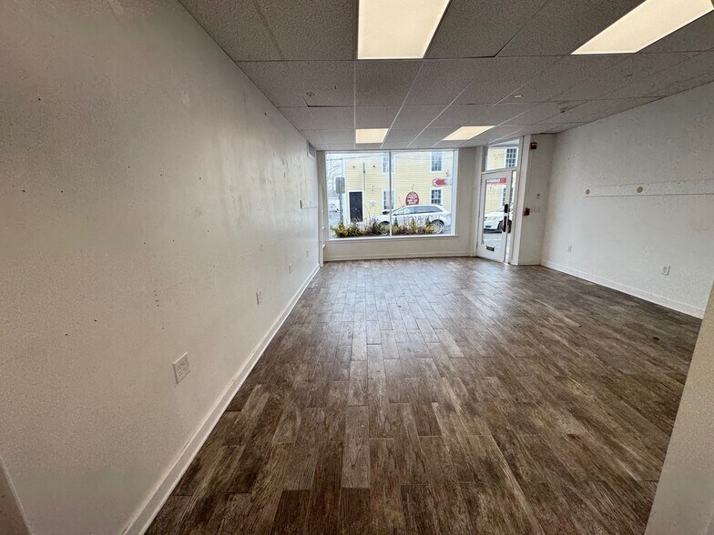 More Photos Of 3 Pearl St, Mystic Storefront Retail Residential For Lease