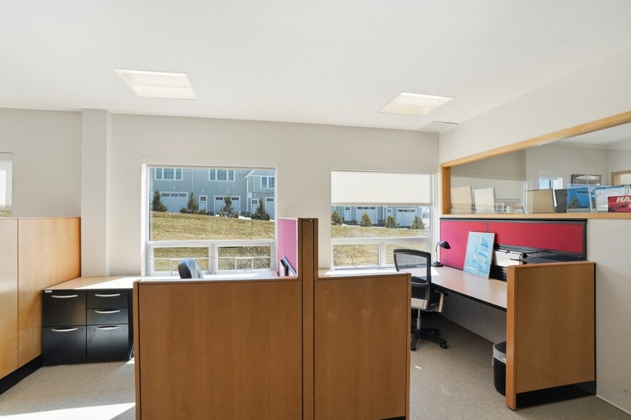 More Photos Of 19 John Clarke Rd, Middletown Office For Sale
