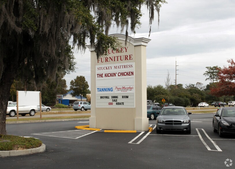 More Photos Of 1119 Johnnie Dodds Blvd, Mount Pleasant Unknown For Lease