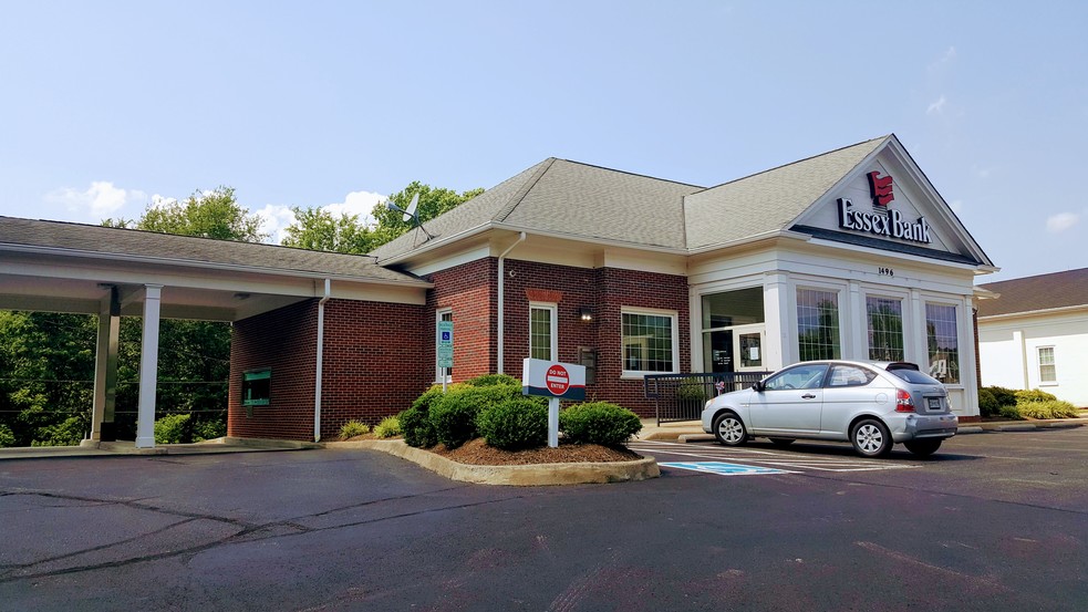 Primary Photo Of 1496 Anderson Hwy, Cumberland Bank For Lease