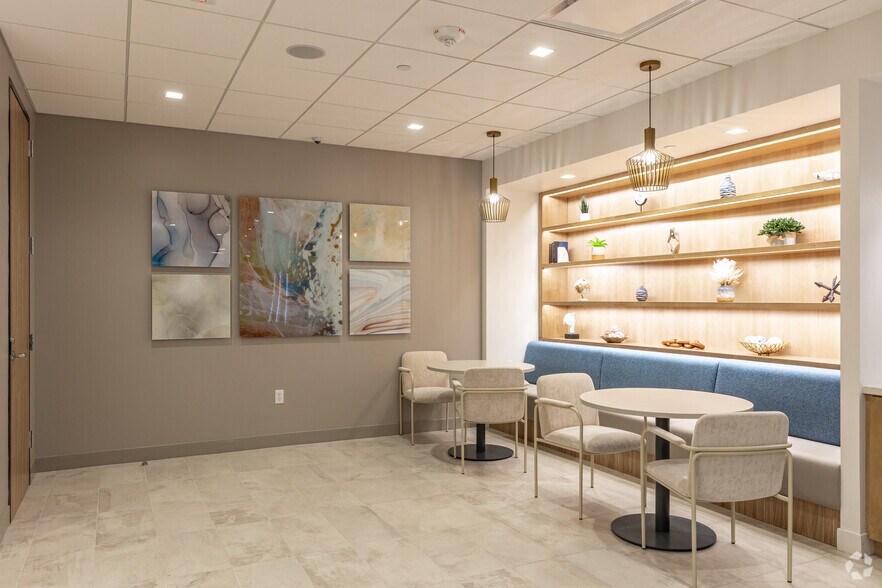 More Photos Of 500 E Border St, Arlington Office For Lease