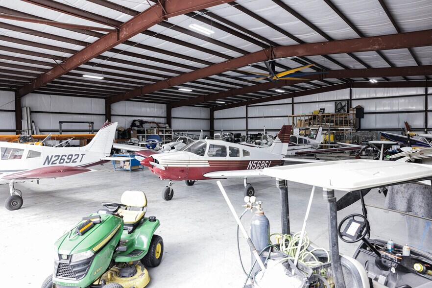 More Photos Of 15900 Schank Rd, Conroe Airport For Sale
