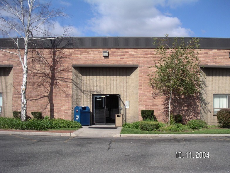 More Photos Of 1650 Sycamore Ave, Bohemia Office For Lease