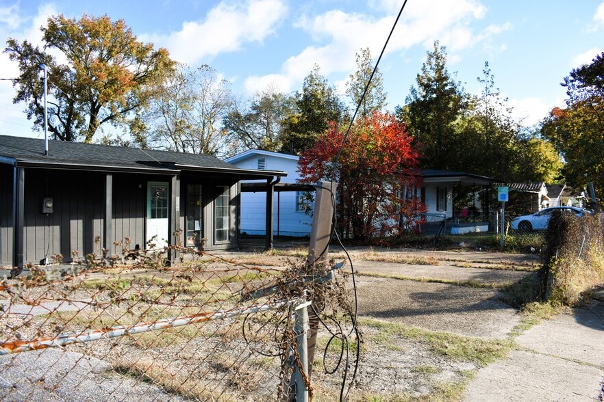 More Photos Of 3300 Lower Wetumpka Rd, Montgomery Office Residential For Sale