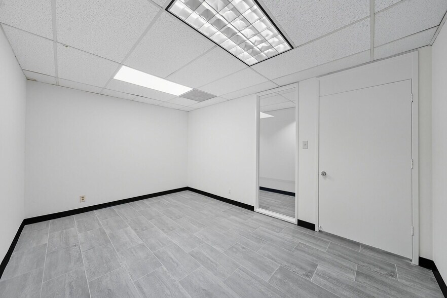 More Photos Of 4909 Main St, Houston Medical For Lease