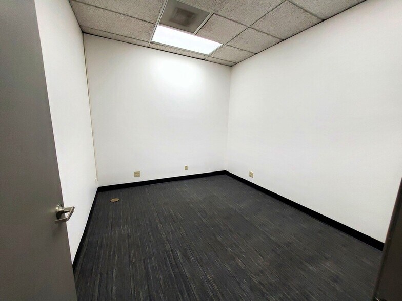 More Photos Of 25228-25230 104th Ave, Kent Office For Lease