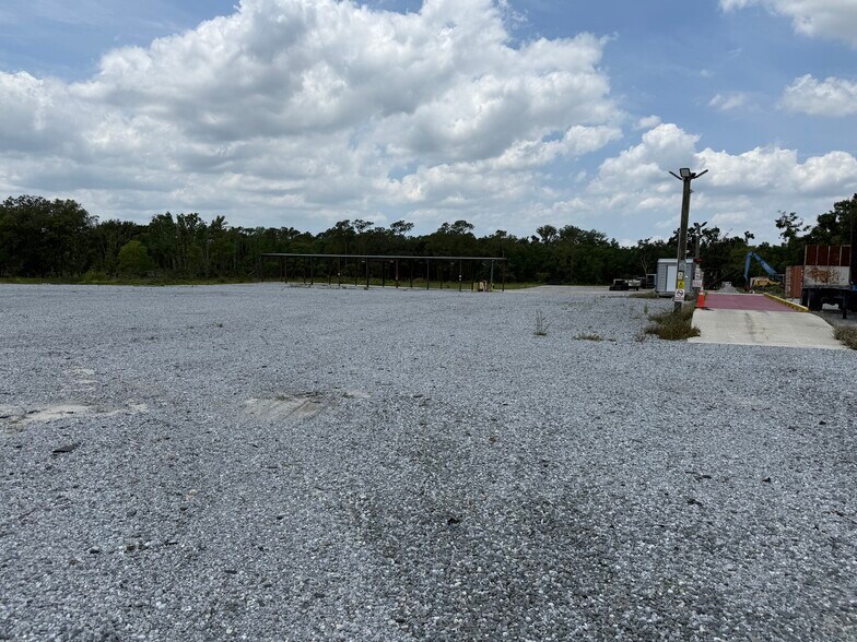 More Photos Of 2909 Sammonds Rd, Plant City Manufacturing For Lease