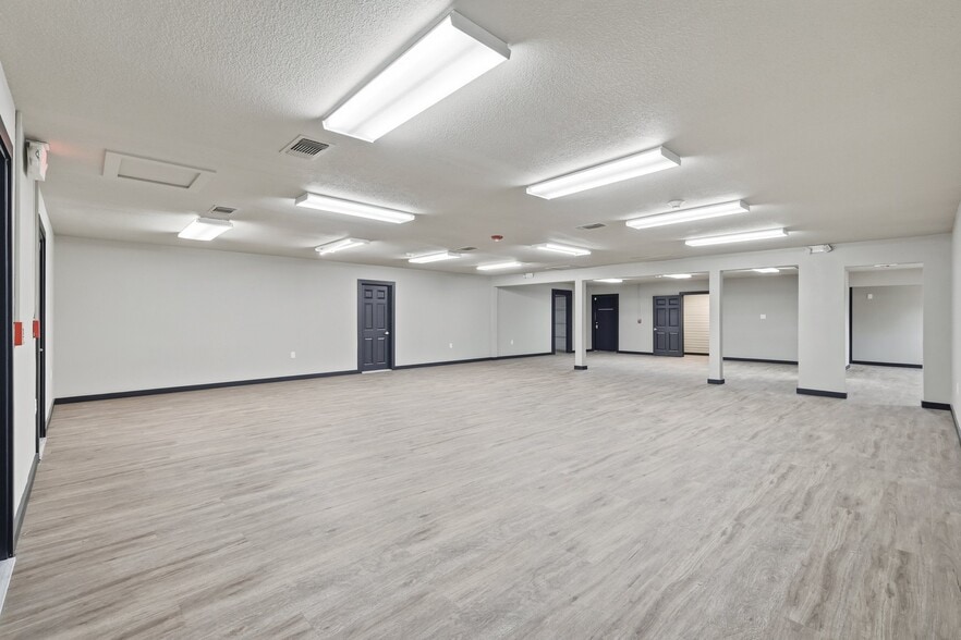 More Photos Of 516 N Locust St, Denton Daycare Center For Lease