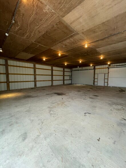 More Photos Of 131 Cora St, Freeport Warehouse For Sale