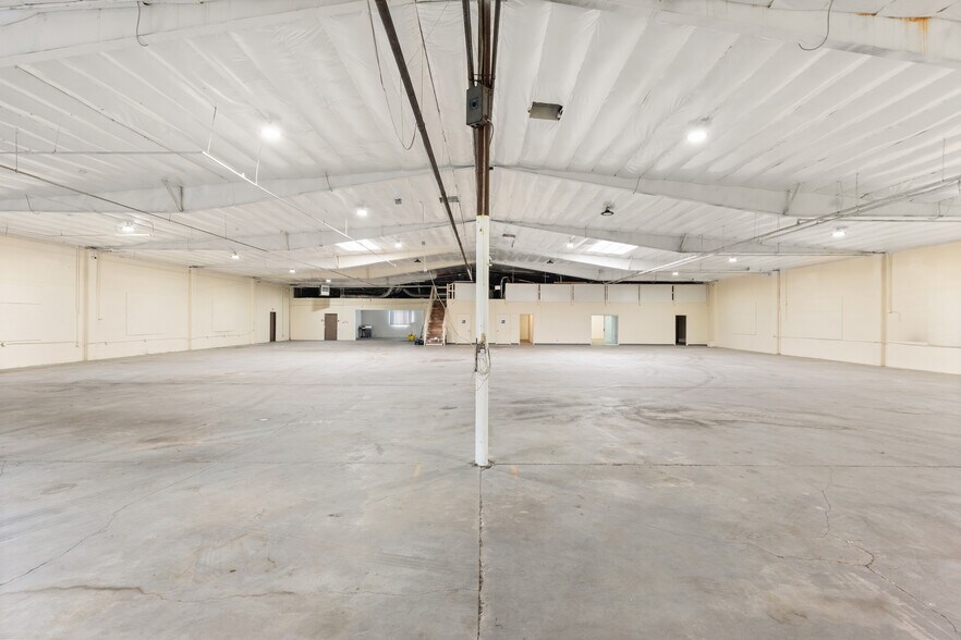More Photos Of 3265 E 59th St, Long Beach Warehouse For Sale