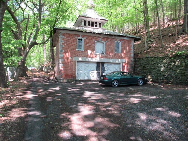 More Photos Of 104 E Mahanoy Ave, Girardville Apartments For Sale