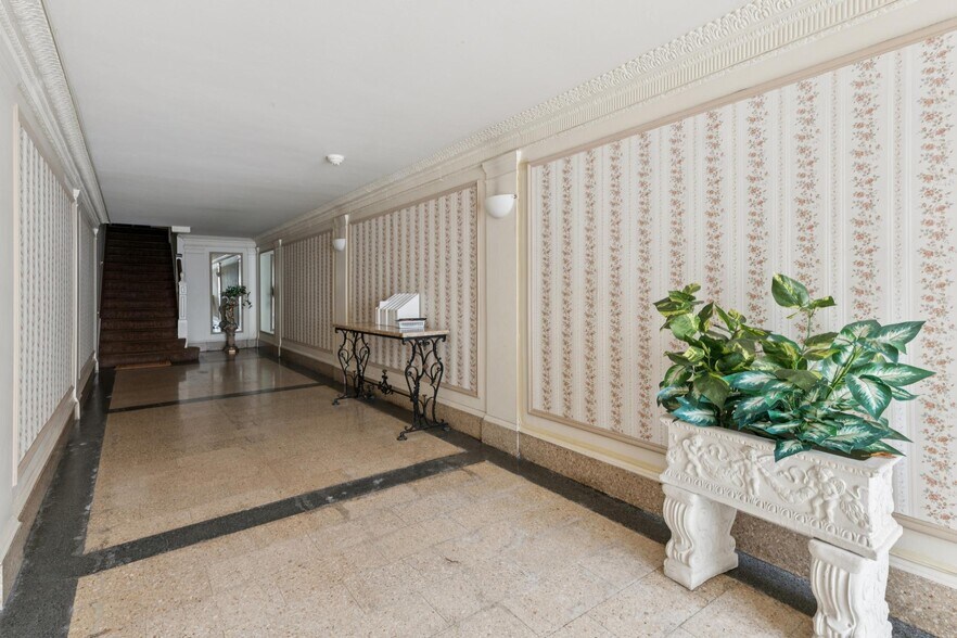 More Photos Of 1874 Vallejo St, San Francisco Multifamily For Sale
