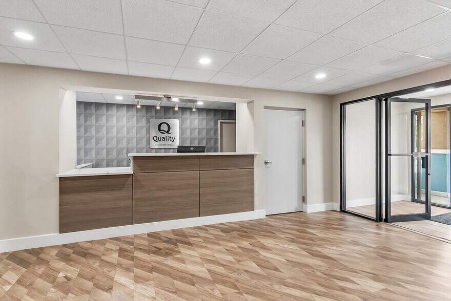 More Photos Of 70 Maddex Square Dr, Shepherdstown Hotel For Sale