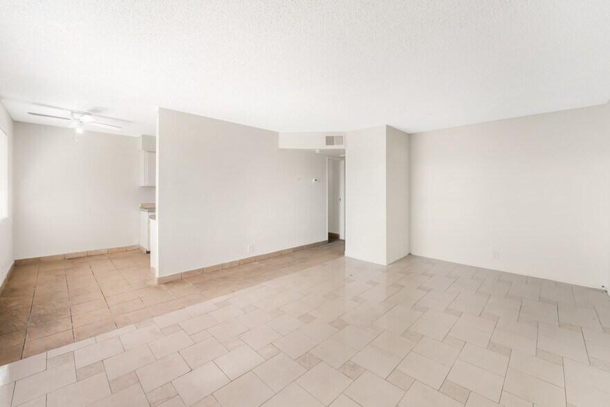 More Photos Of 5104 Pebble Beach Blvd, Las Vegas Apartments For Sale