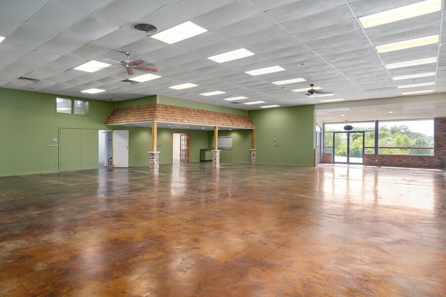 More Photos Of 11966 State Hwy 13, Kimberling City General Retail For Sale