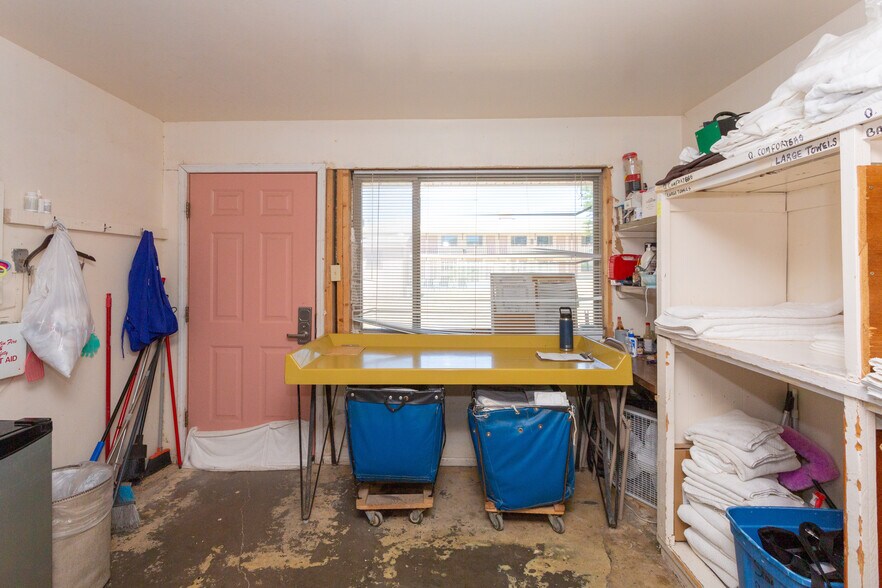 More Photos Of 2803 W 2nd St, Roswell Hotel For Sale