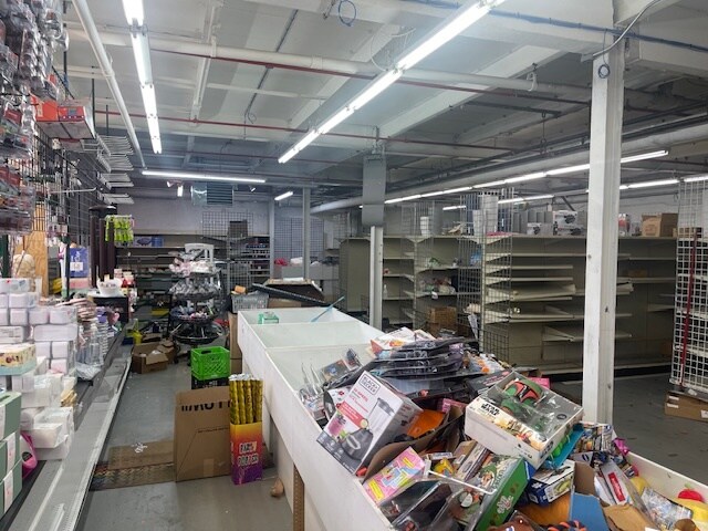 More Photos Of 18 Bay St, Brooklyn Light Manufacturing For Lease
