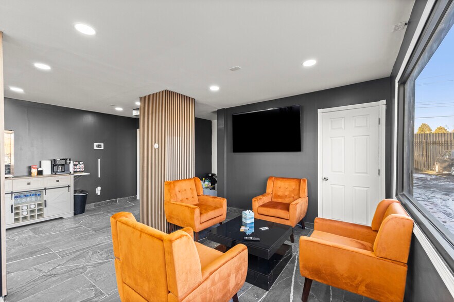 More Photos Of 19420 W Warren Ave, Detroit Auto Dealership For Sale