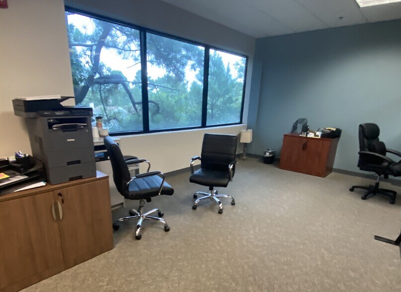 More Photos Of 1100 Volvo Pky, Chesapeake Medical For Lease