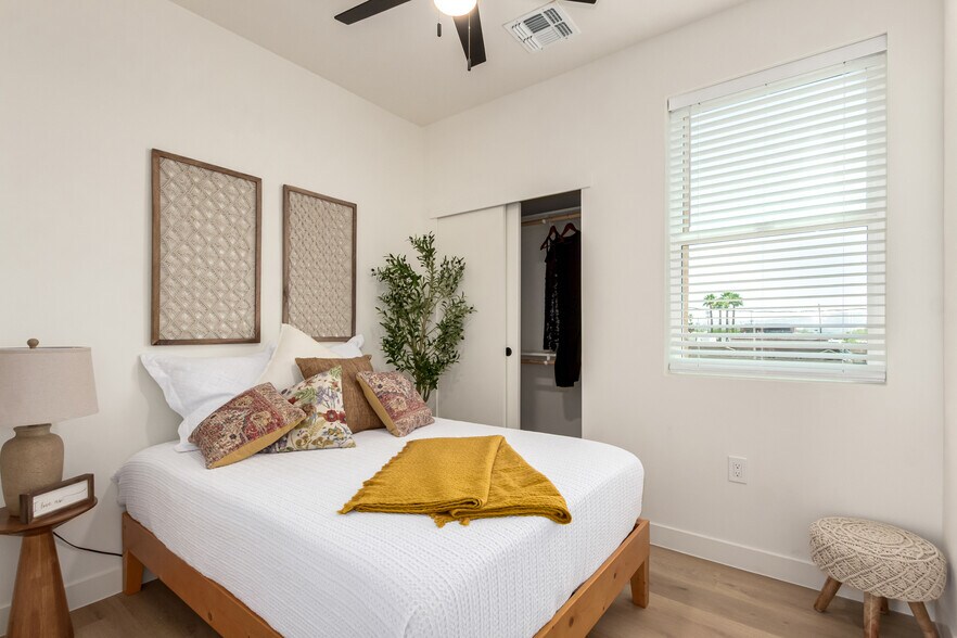 More Photos Of 411 32nd Pl, Phoenix Apartments For Sale