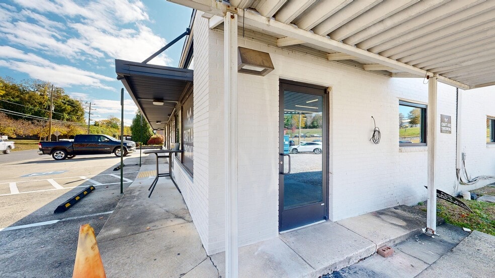 More Photos Of 112 Academy St, Fort Mill Freestanding For Lease