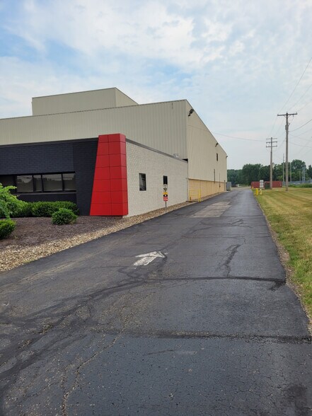 More Photos Of 1000 Seville Rd, Wadsworth Manufacturing For Lease