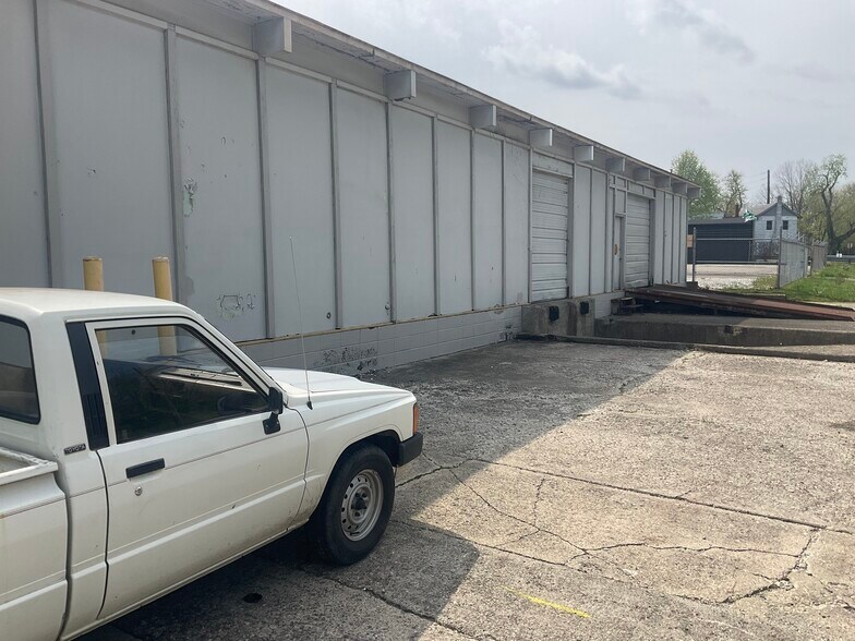 Primary Photo Of 3729 Sutherland ave, Indianapolis Warehouse For Lease