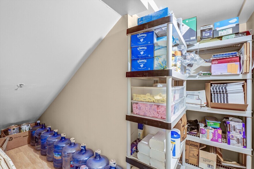 More Photos Of 863-885 N Douglas St, El Segundo Office For Sale