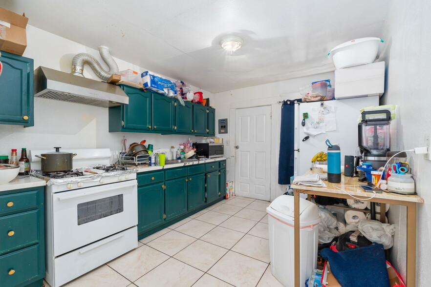 More Photos Of 801 N Marianna Ave, Los Angeles Storefront Retail Office For Sale
